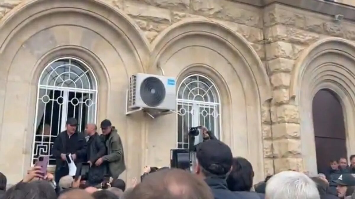    Протесты в Сухуме.