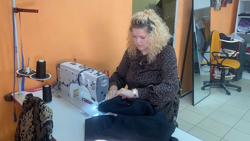    Анна Мельникова за работой Фото: правительство Ставропольского края