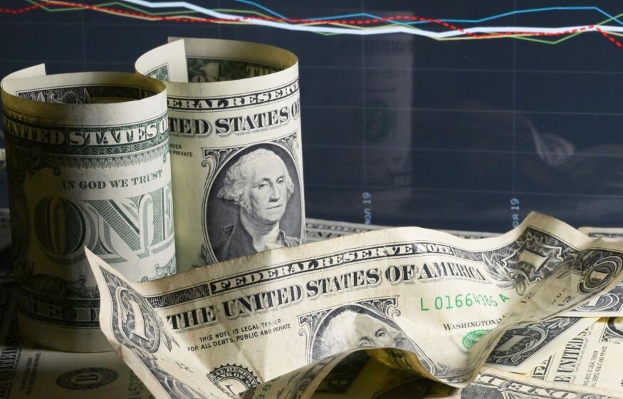    «Новая норма»: эксперты отреагировали на рост курса доллара до 100 рублей