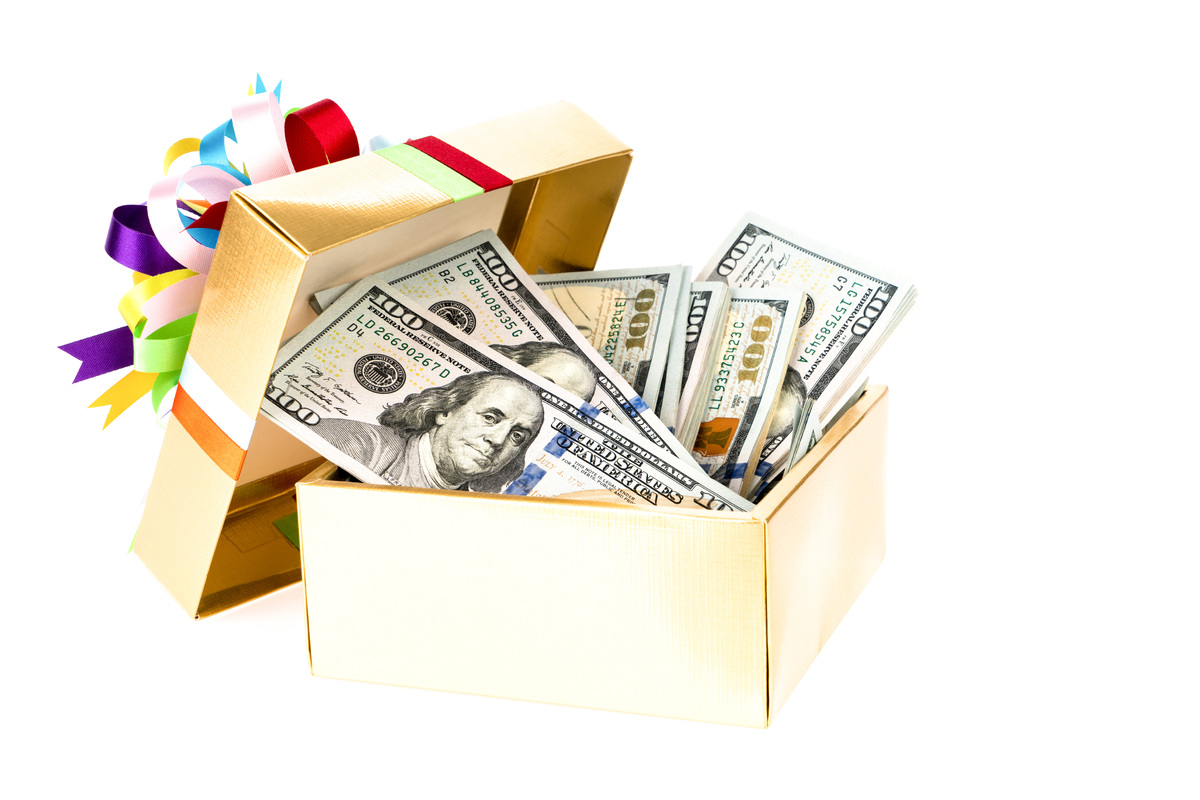     Психологическая отметка пробита: ждать ли "сюрпризов" от курса доллара