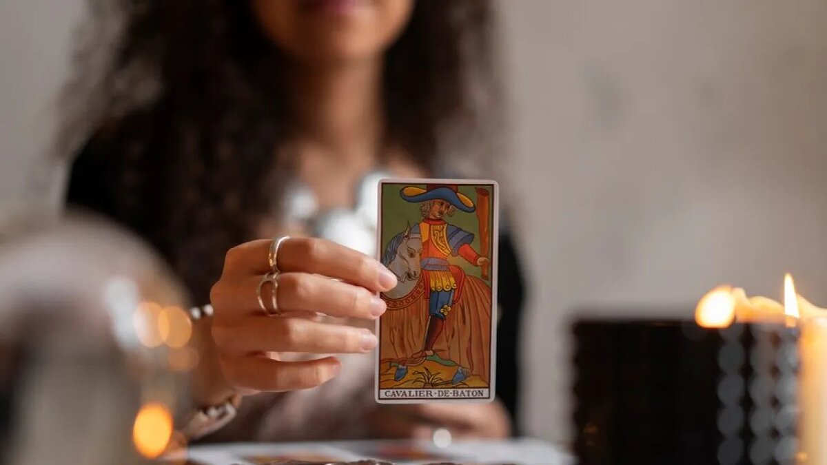    Гадание на картах.