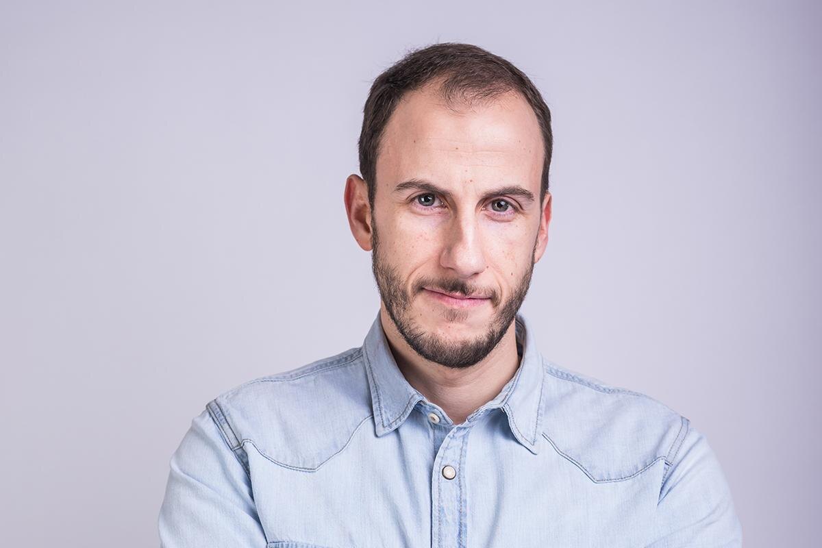 Оливьера говорит, что теперь и сам, приезжая в Испанию, ведёт себя как русский. Чем несказанно удивляет близких... Фото: сайт языковой школы героя материала.