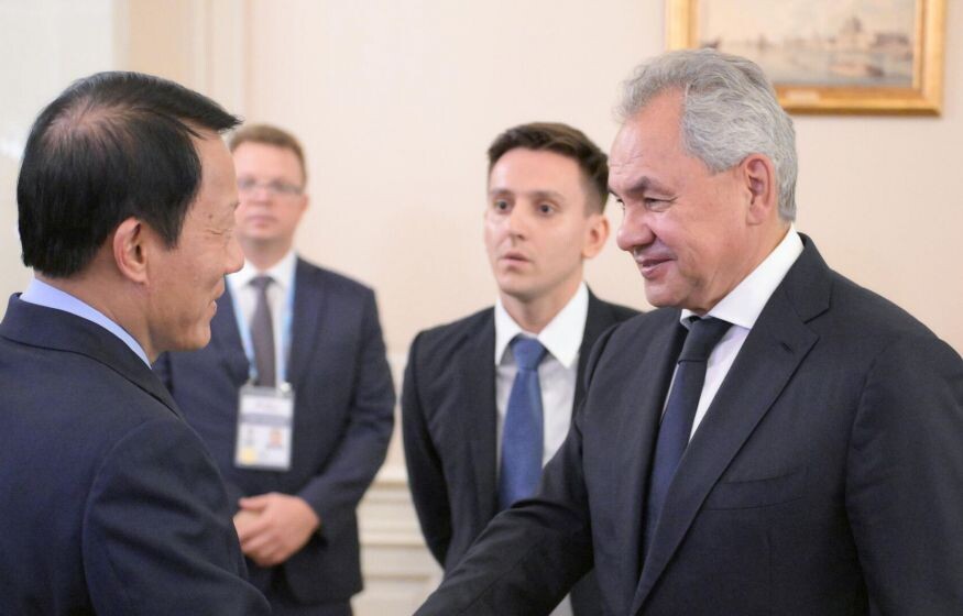    Шойгу уже неделю находится в Китае. Кремль раскрыл цель визита