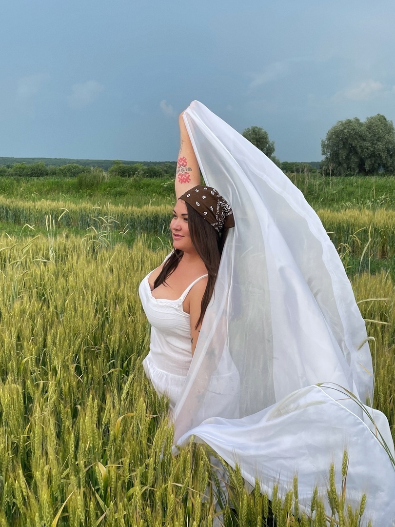  😍О здоровье заботиться нужно уже сейчас.
Уже второй век наши санатории по всей России лечат и оздоравливают наши тела и души, раньше это было на государственном уровне, и люди от работы ездили обязательно на полный курс лечения, а сейчас вы начали понимать, что это нужно и важно для вашего организма.
💡Если учесть, в каком стрессе мы живем последние годы, брр.

✅Уже давно открыто много отличных новых санаториев и вложено много денег в старые санатории, их капитально отремонтировали, и это не совок, это шикарные СПА-отели с новым и современным подходом, где даже есть анимация.
⚡Кавказские Минеральные Воды, почему-то многие думают, нечем занять себя, вы серьезно👇
⚡Кроме шикарнейших и приятных процедур горячих источников, сероводородных бассейнов.
⚡Невероятная красота Эльбруса, Домбая, рядом очень интересная экскурсионка.
⚡Живописные парки на каждом курорте, можно пить минеральную водичку из живых источников и с каждым глотком оздоравливаться.
⚡Грязевые процедуры вылечат все ваши косточки.
⚡Рюмочка коньяка на отдыхе или бокал вина для расслабления никогда не помешает на отдыхе, отдыхать должна и душа, и тело, и голова (Винзавод был построен еще во времена Николая II).

❗Лучше ездить в санаторий раз в год или два — тогда будете здоровы.
❤ Вы у меня все съездите в санаторий!

😍Хорошие санатории есть в Белоруссии, Армении, Грузии, Азербайджане, Подмосковье, в Сочи, Крыму и много каких еще регионах. Пишите мне.

💥Совет: нужно бронировать сейчас за полгода вперед,