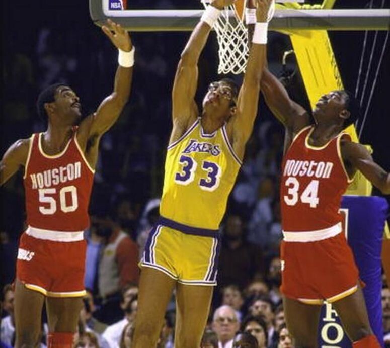 Ральф Сэмпсон и Хаким Оладжьювон против Абдул-Джаббара