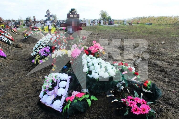 Девочку похоронили на краю погоста. Фото: Валерия ПАВЛОВА