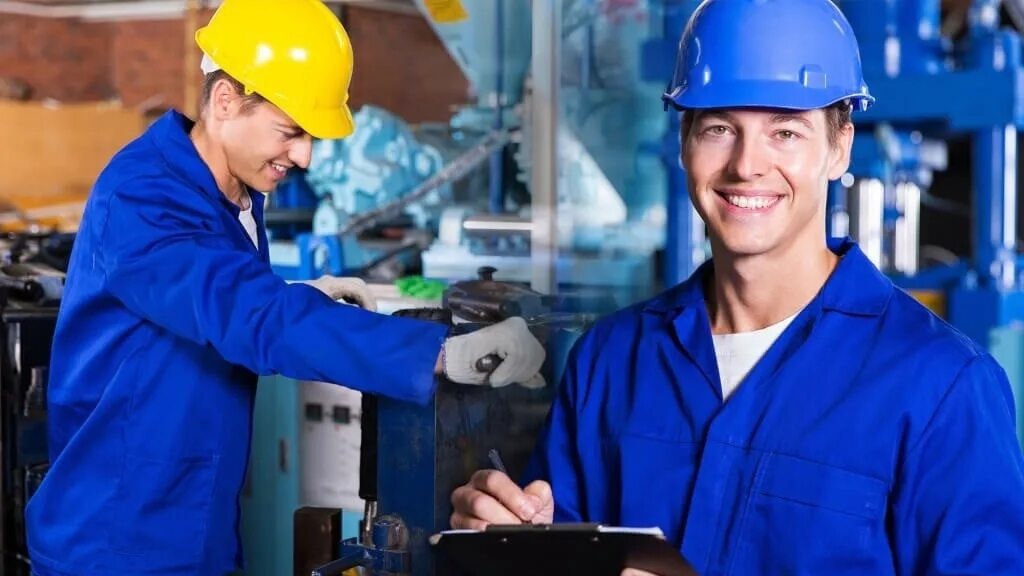 И если пара-тройка управленцев не может справиться со штатом в несколько десятков, а то и несколько сотен людей,