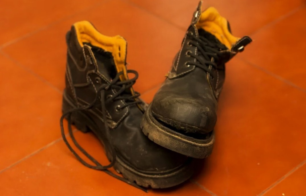 Как не крути, но китайские товары не сравняться с брендами. 