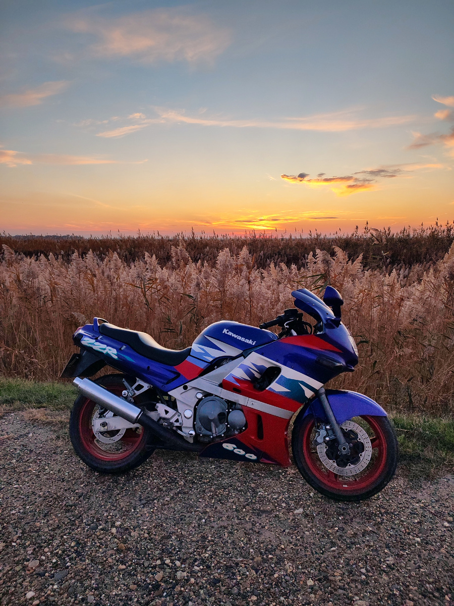 Kawasaki ZZR 600, 1996 года выпуска. 