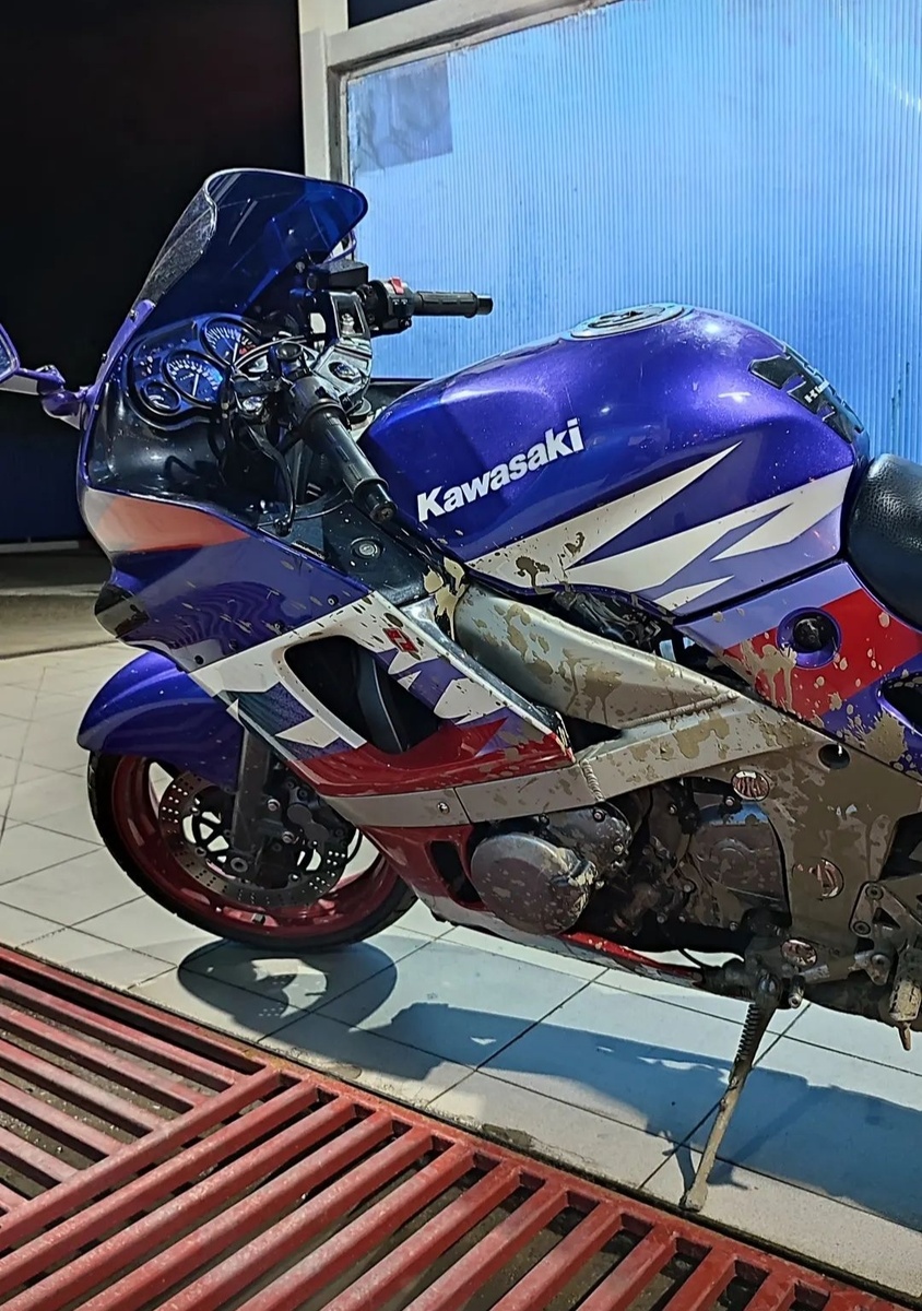 Вернувшийся с моря зизер. Чем не эндуро😁