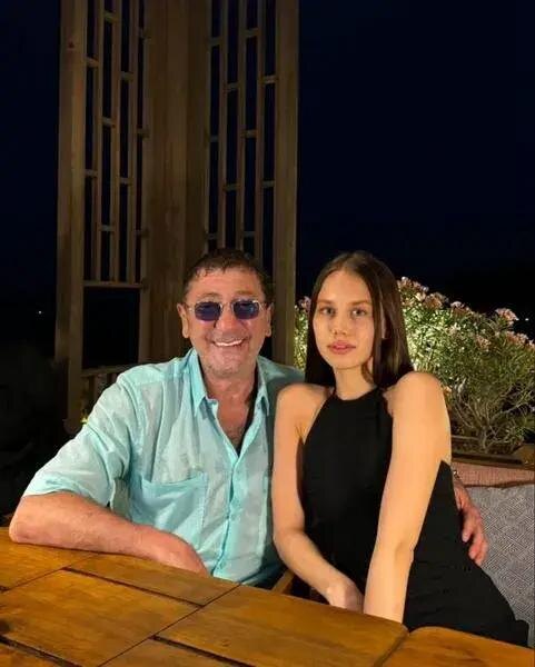 Лепс ждет, когда Аврора приедет на новогодние каникулы