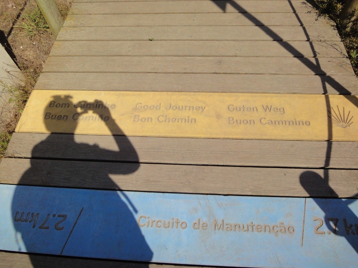 Пожелания доброго пути на разных языках. Фото автора.