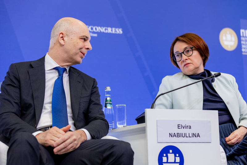   Антон Силуанов и Эльвира Набиуллина. Фото: Aleksey Smyshlyaev/Globallookpress