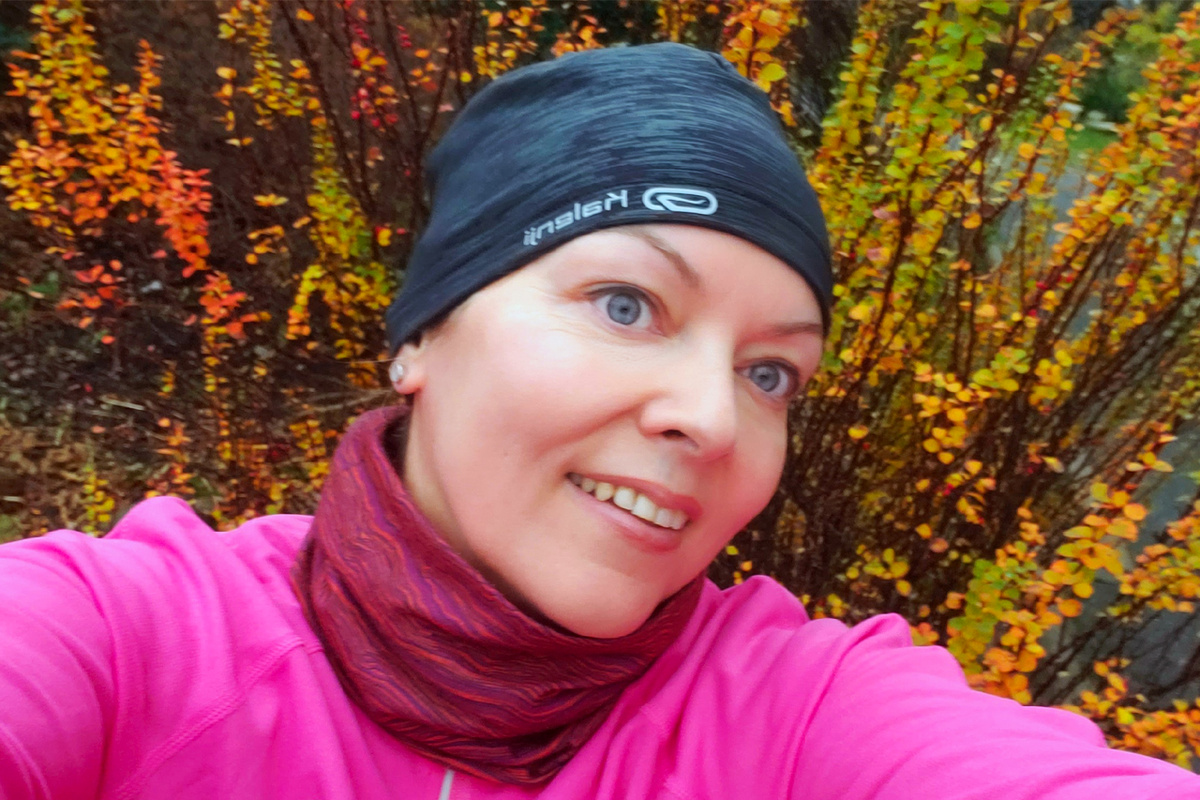 На пробежке в середине ноября. Когда все листья облетели, некоторые продолжают радовать своими яркими красками. Все, как у людей)