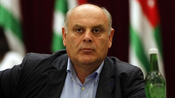    Президент Абхазии отказался уходить в отставку на фоне беспорядков Виктория Шварц