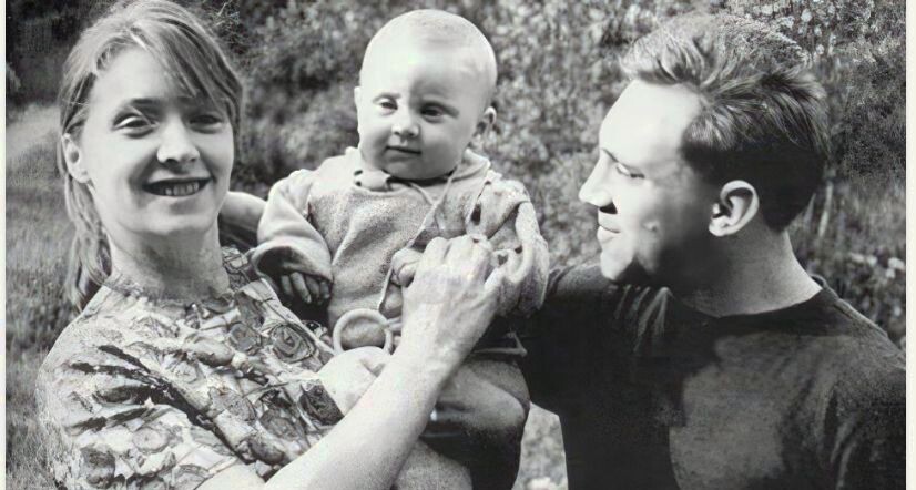 Аркадий Высоцкий с родителями