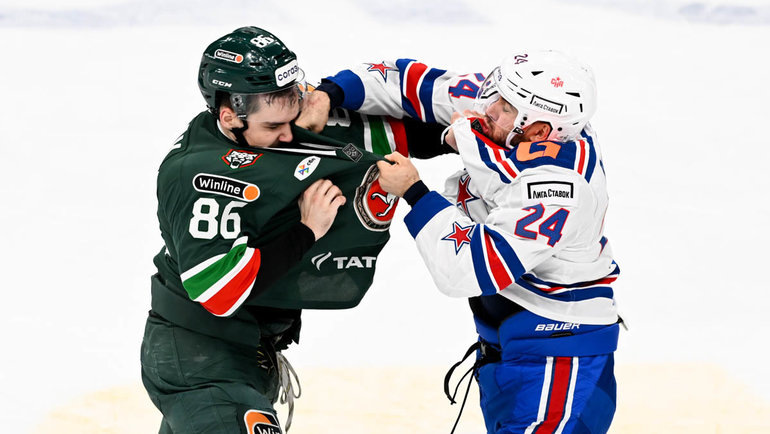    Драка Никиты Дыняка и Тони Деанджело в матче «Ак Барс» — СКА (3:2 ОТ).ХК СКА