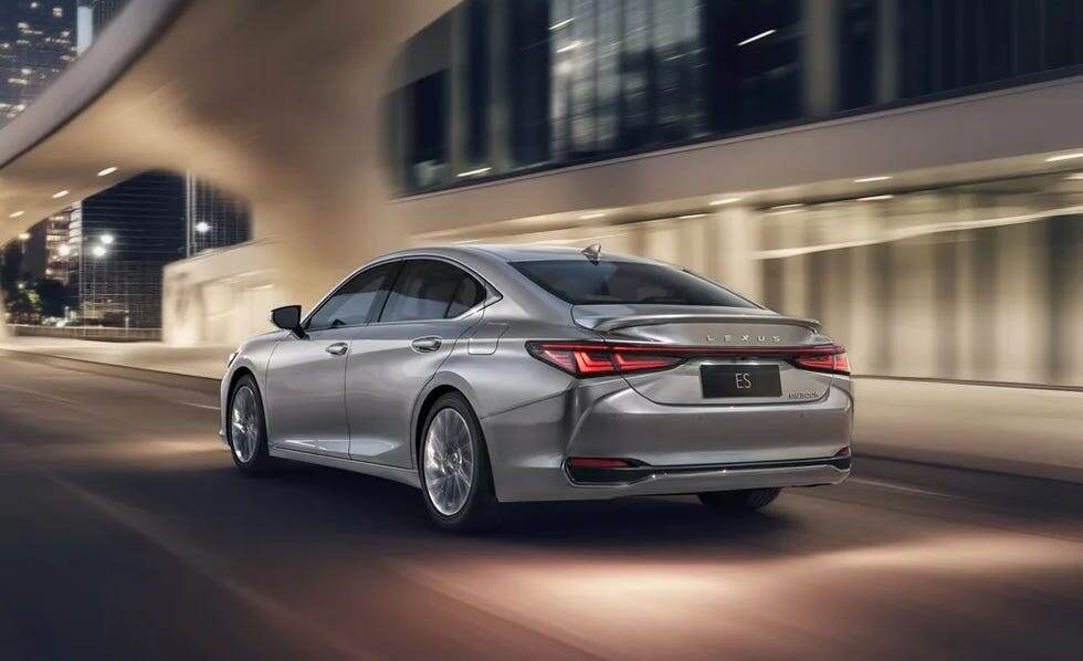 Lexus ES