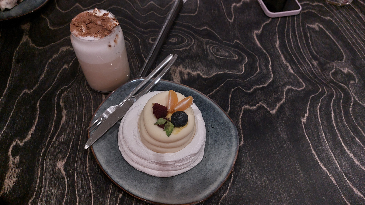 Интересный был день: и переживания, и лечение, и кафе, и приятные беседы с подругами 