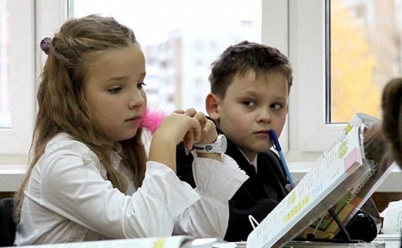 Анечка и Серёжа в школе