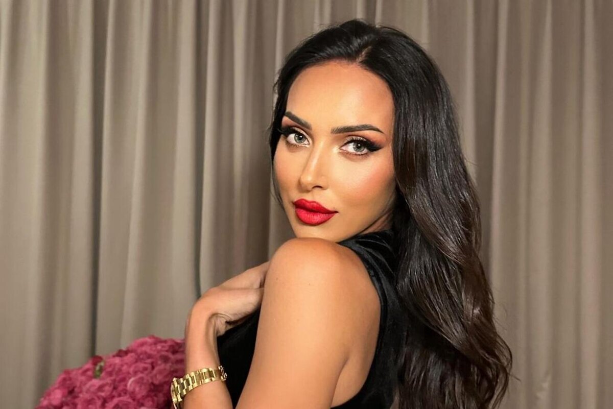    Певица Алсу Социальные сети