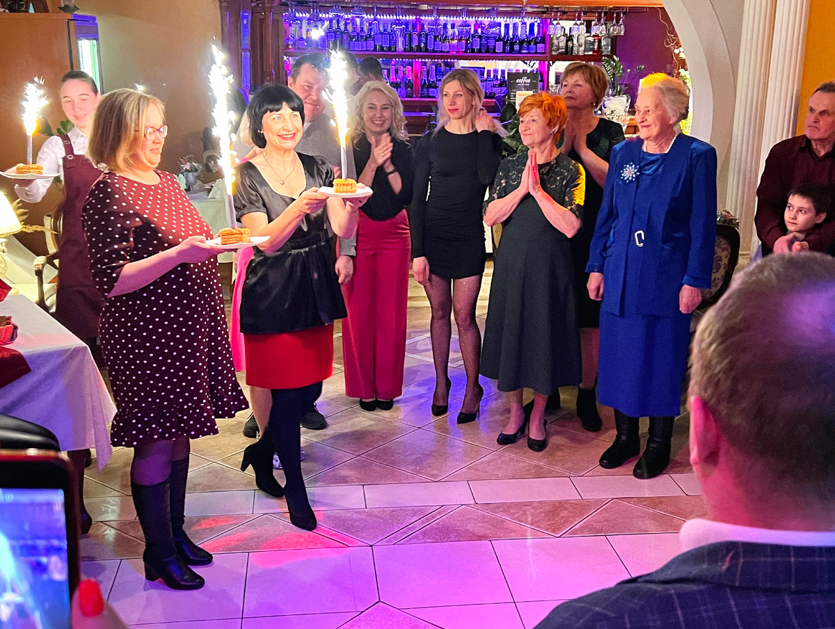 Из личного архива. Отмечаем Юбилей бабушки. На позитиве! 