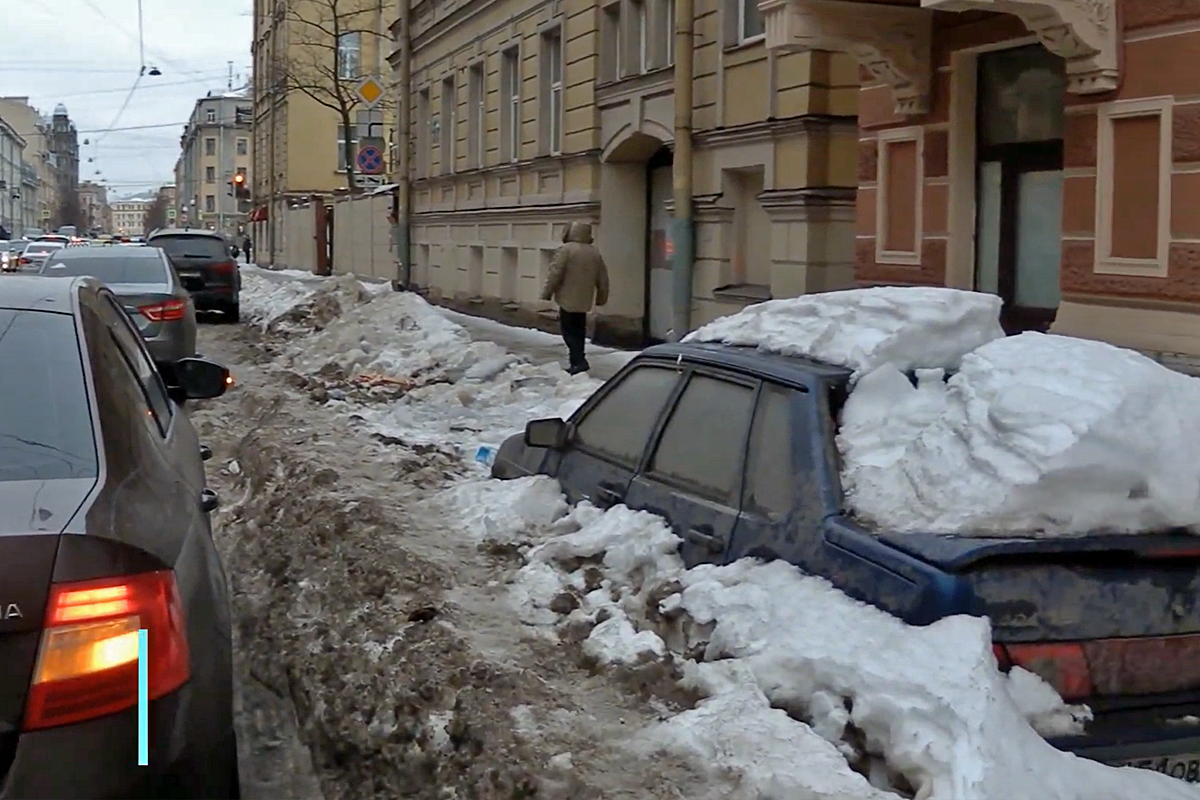 ответственного за благоустройство города снимают с должности аккурат перед зимой, когда уборка снега в Петербурге становится задачей едва ли не государственной важности