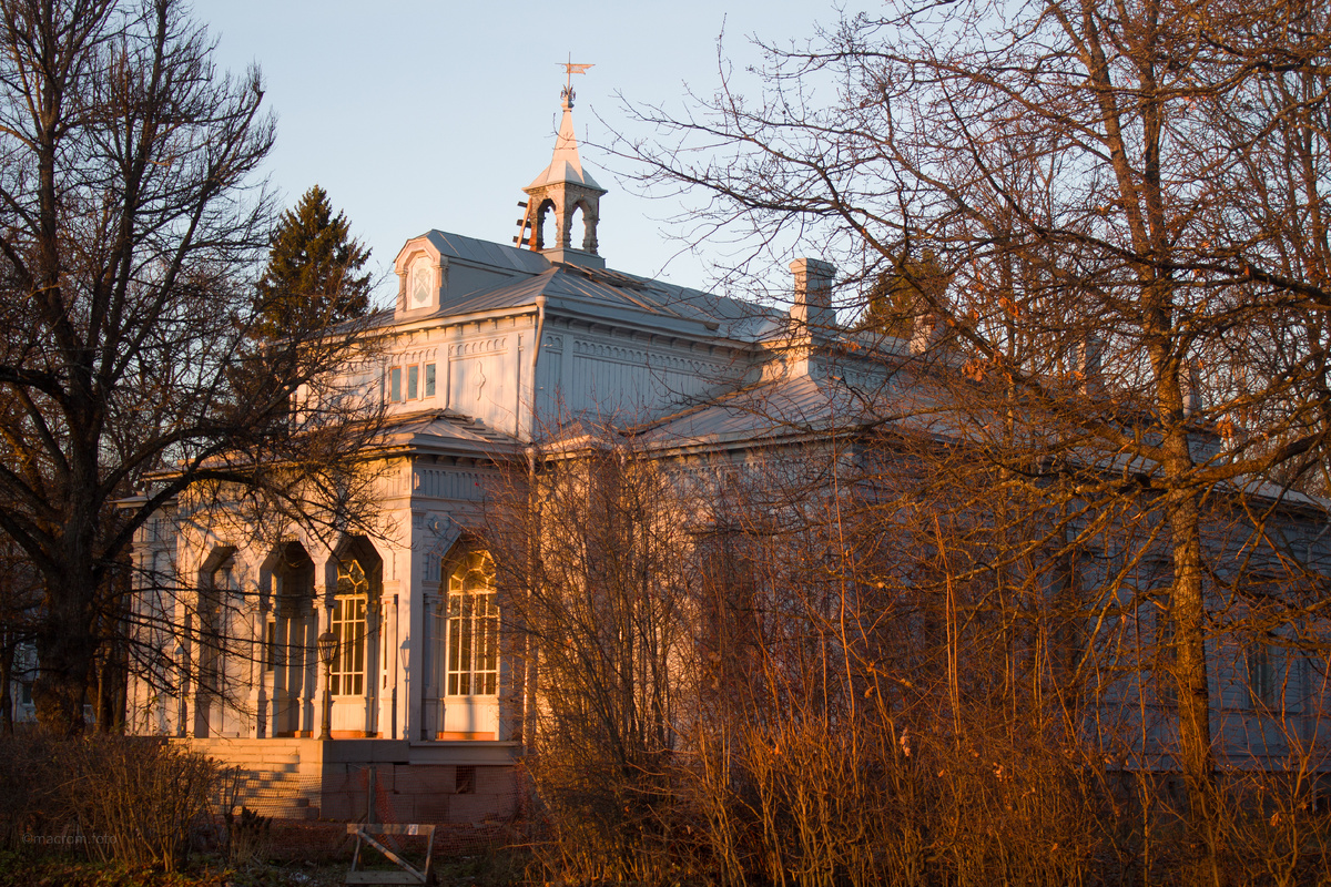 Бывшая мерия, ныне находится на реконструкии.