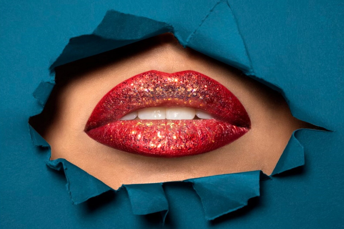     Потрескавшиеся губы: как ухаживать за ними в холодное время