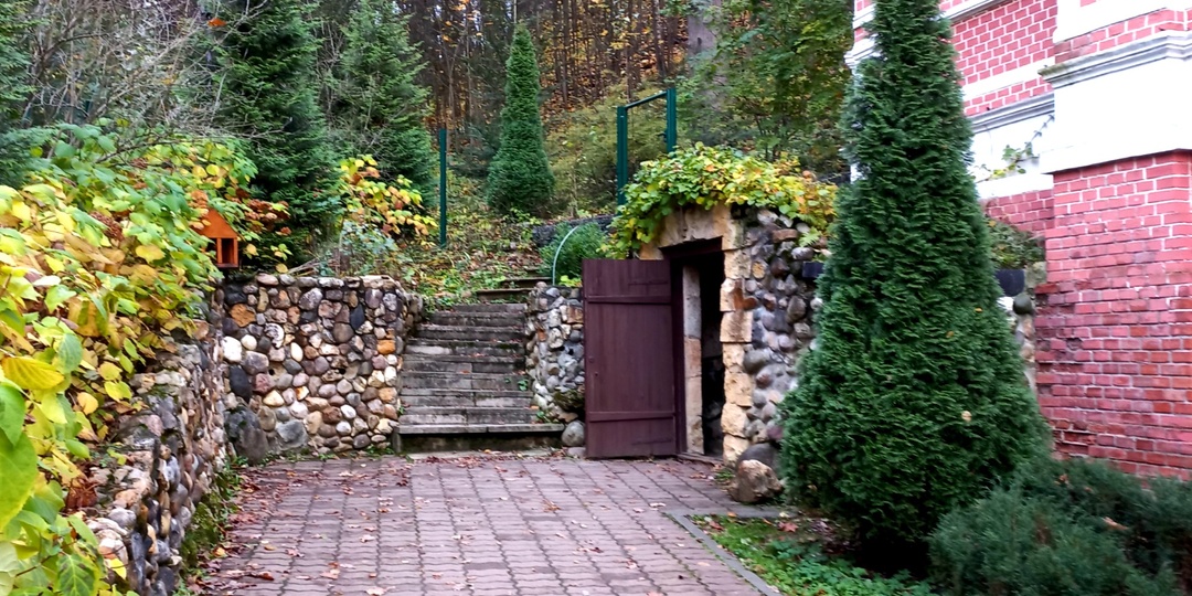 Пещерка Саввы-Сторожевского, скит и святой источник