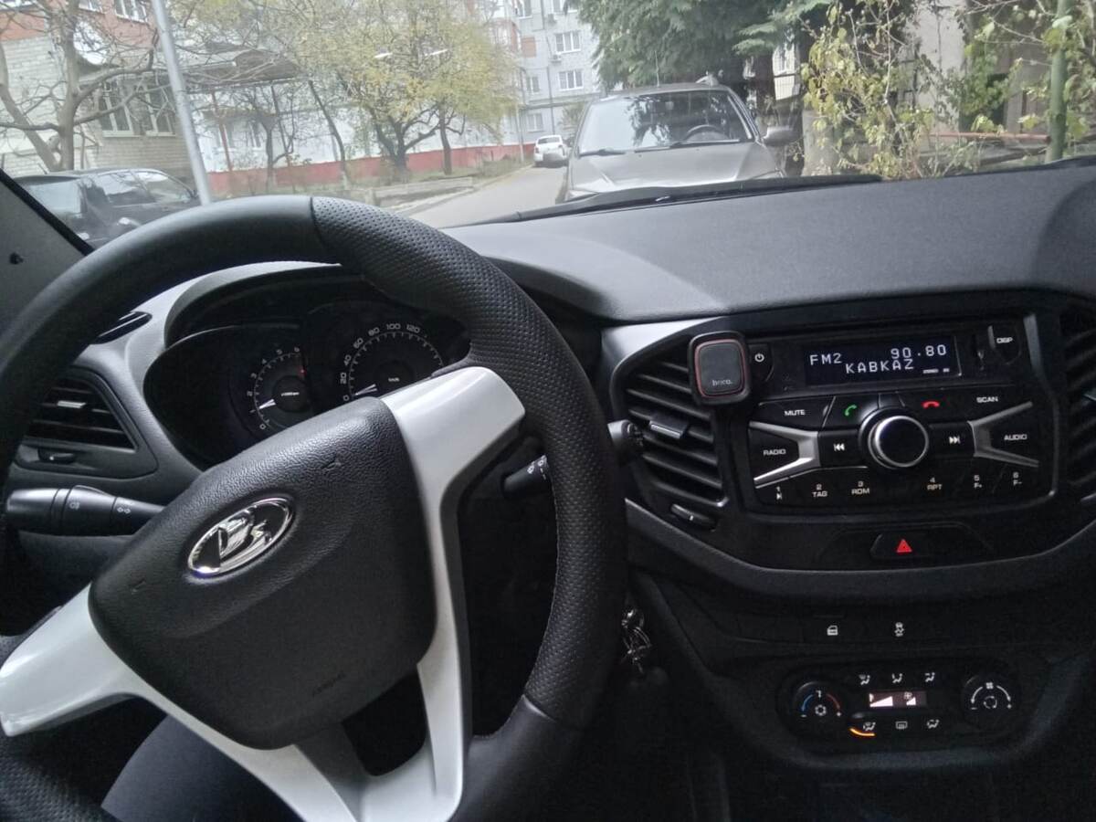 Передняя панель