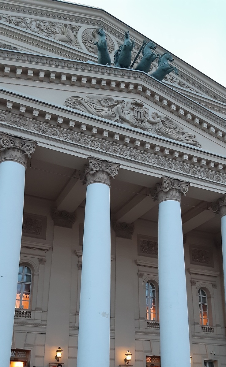 Фасад Большого театра. 