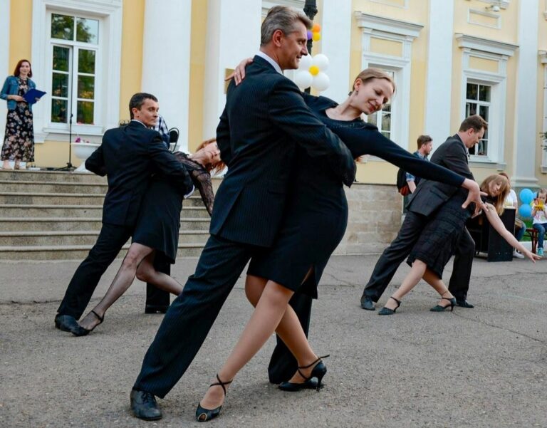    Потанцуем? Оренбуржцев 17 ноября приглашают на лекторий «Аргентинское танго-магия страсти» Кристина Просвиркина