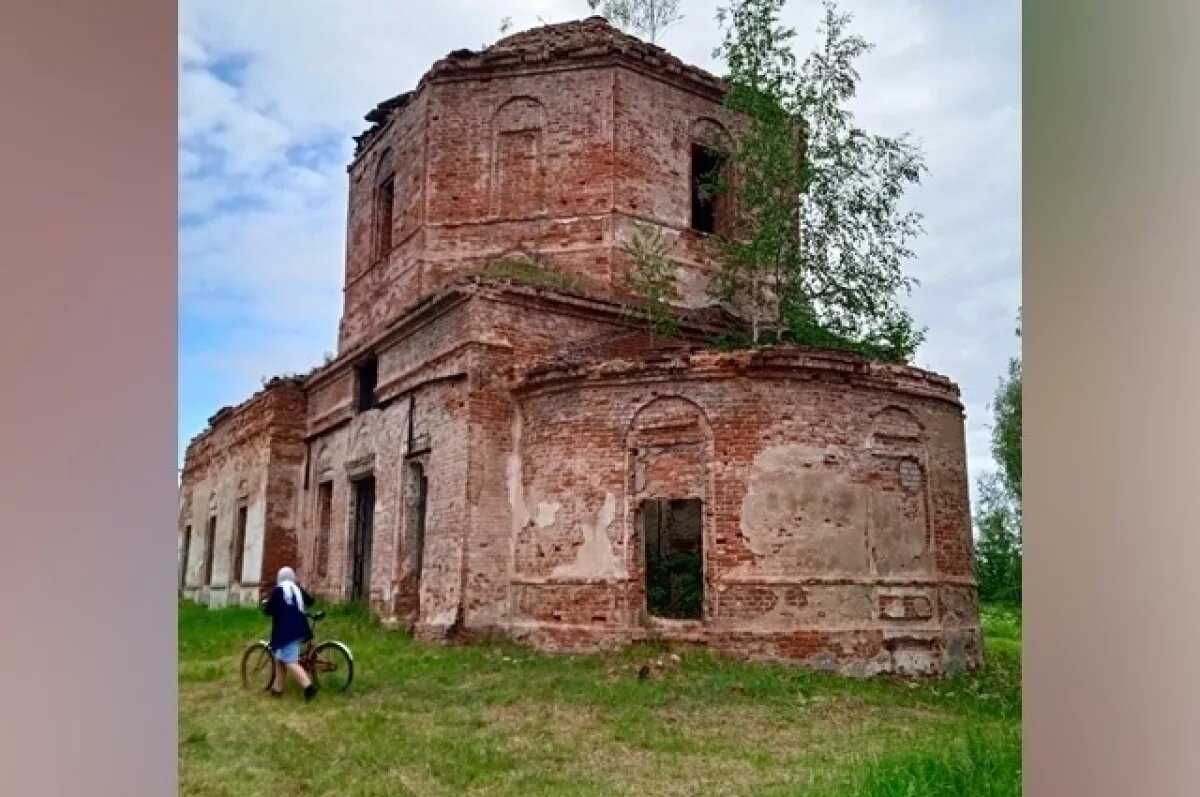   Вознесенская церковь в деревне Дубровка Бологовского округа.