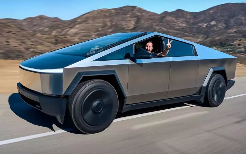    Tesla Cybertruck
