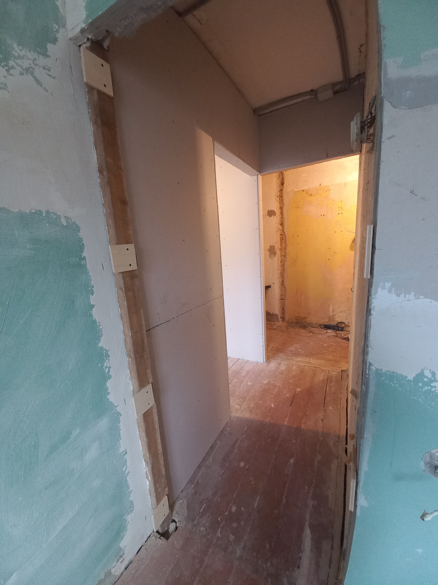 Так выглядит с кухни.