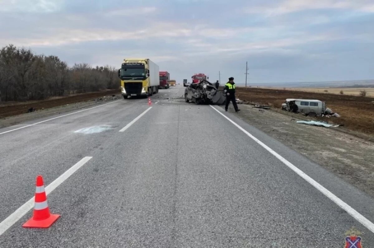    За сутки под Волгоградом двое водителей без прав устроили ДТП с грузовиками