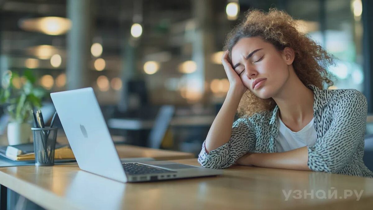     Женщина испытывает усталость от монотонной работы © Фото: uznay.ru