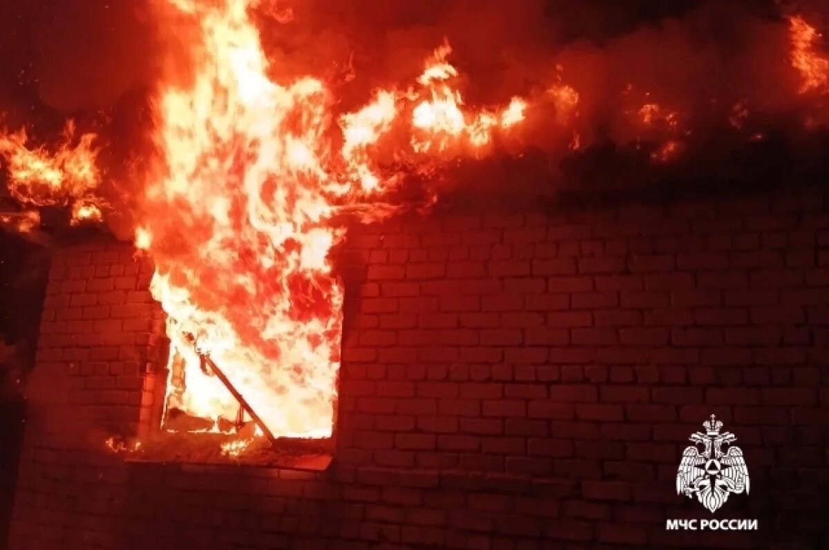    В Тверской области сотрудники МЧС спасли четырёх человек при пожаре