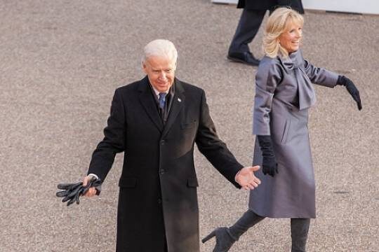    Джо Байден пожаловался на угрожающую запустить его в космос супругу