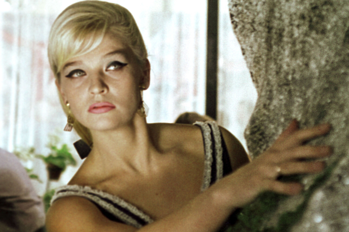 Актриса Светлана Светличная на съемках кинофильма «Бриллиантовая рука», 1970 год    📷