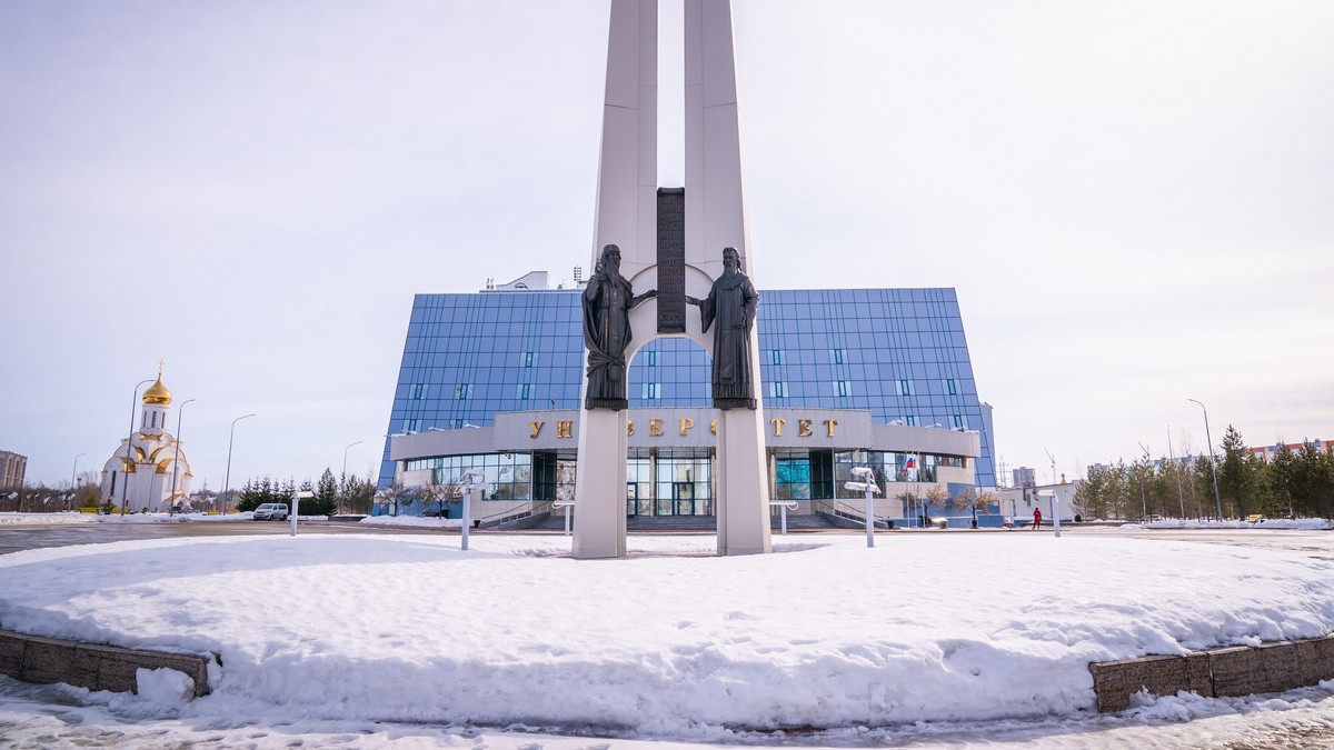    Власти Сургута опровергли информацию об отказе оборудовать молельную комнату в СурГУ