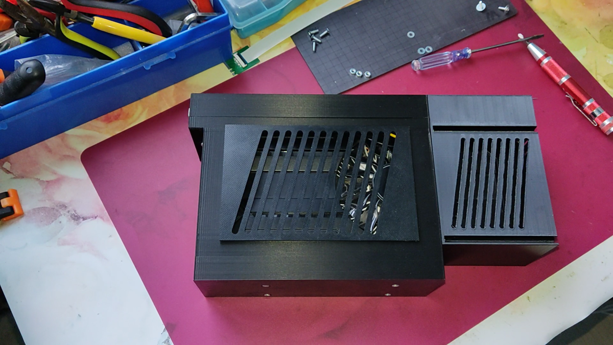 Универсальный корпус для длинной внешней видеокарты