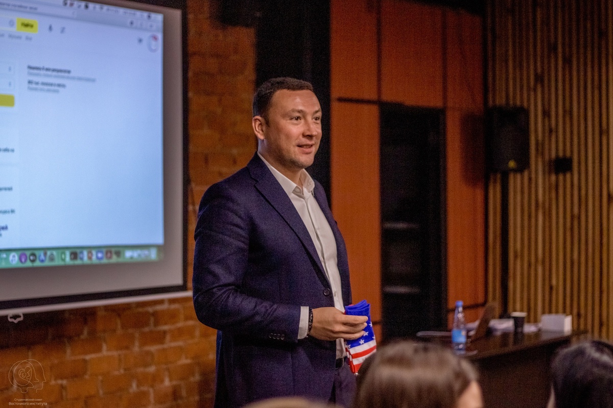 Меня зовут Султанов Руслан и я помогу тебе получить визу в США