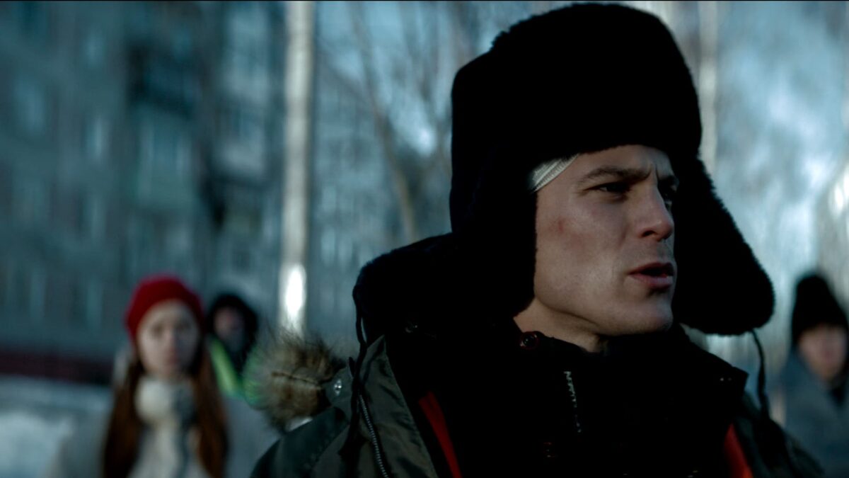 фото с сайта https://www.film.ru/serials/pleylist-volontera/frames#gallery-1