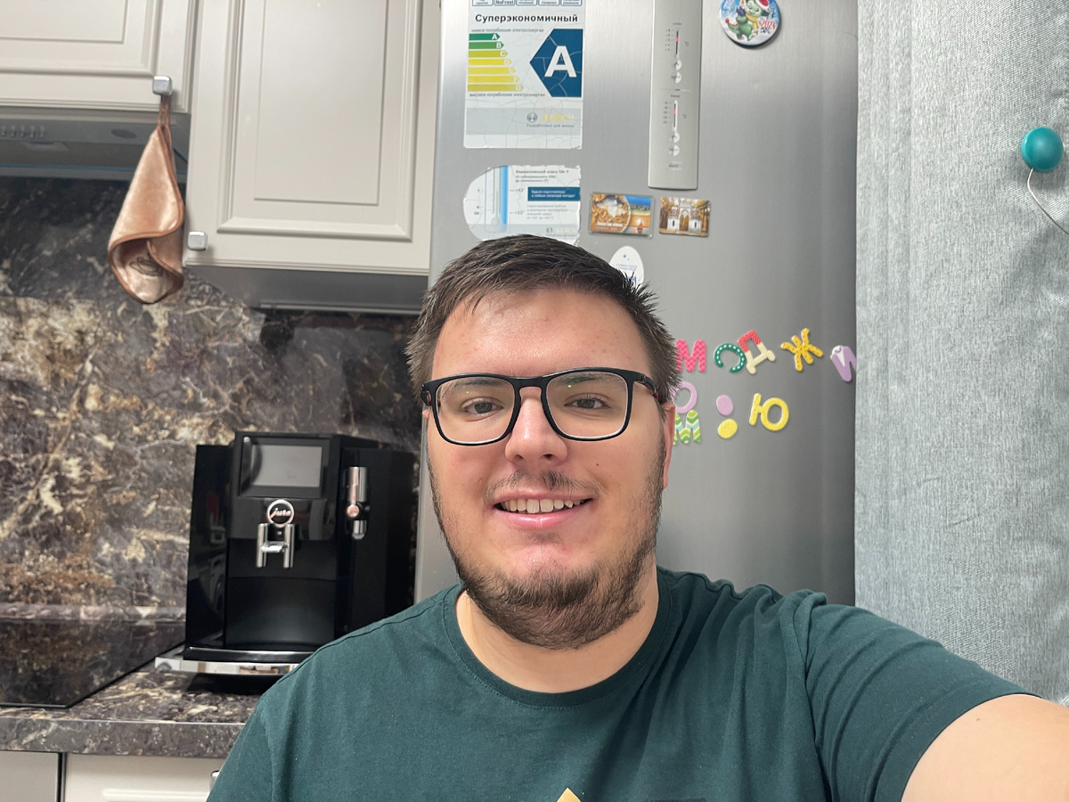 Спустя время. Больших изменений я не заметил. Сильная жирность так и осталась. Угри появляются, но не так активно