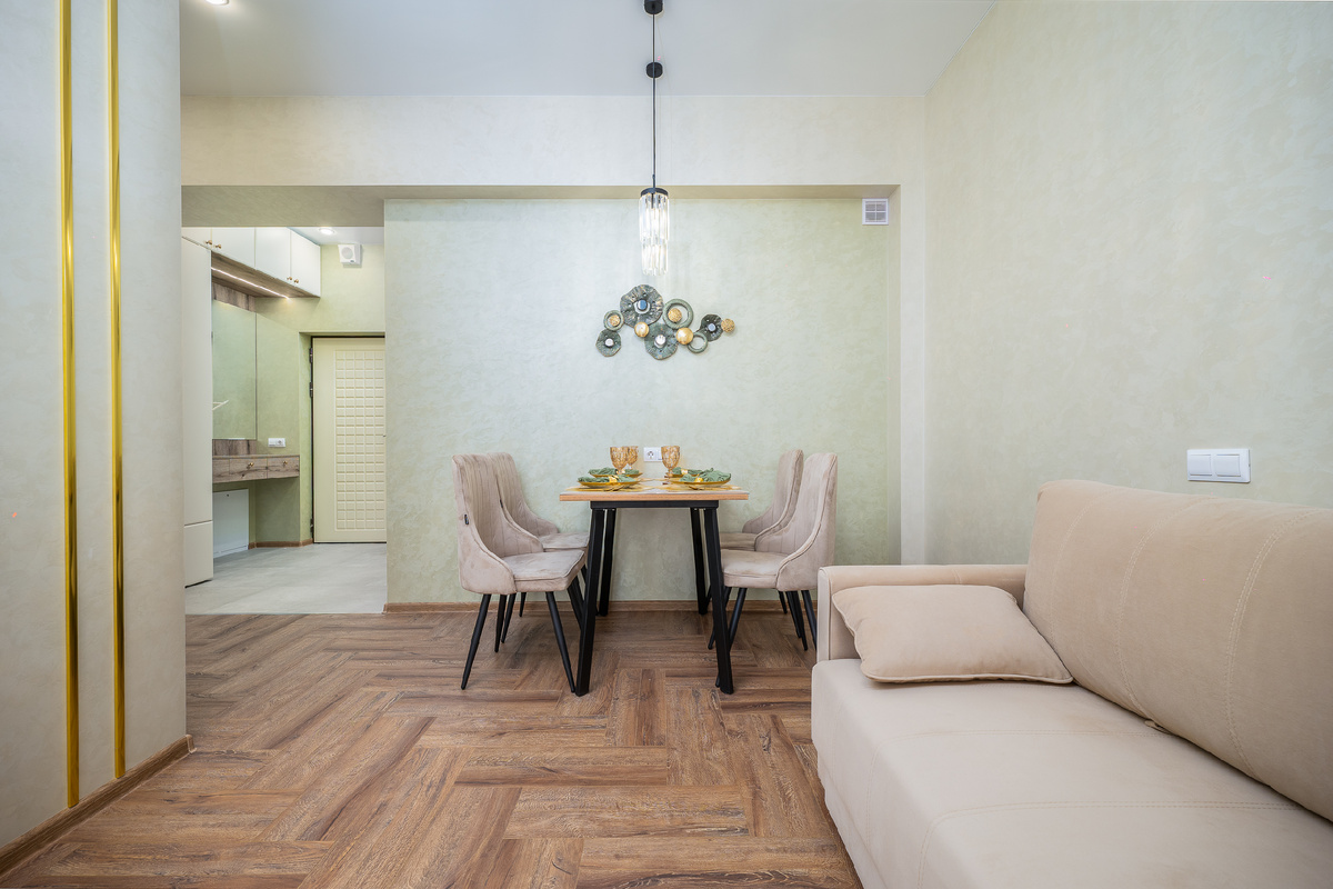 Интерьерное фото гостиной зоны в апартаментах