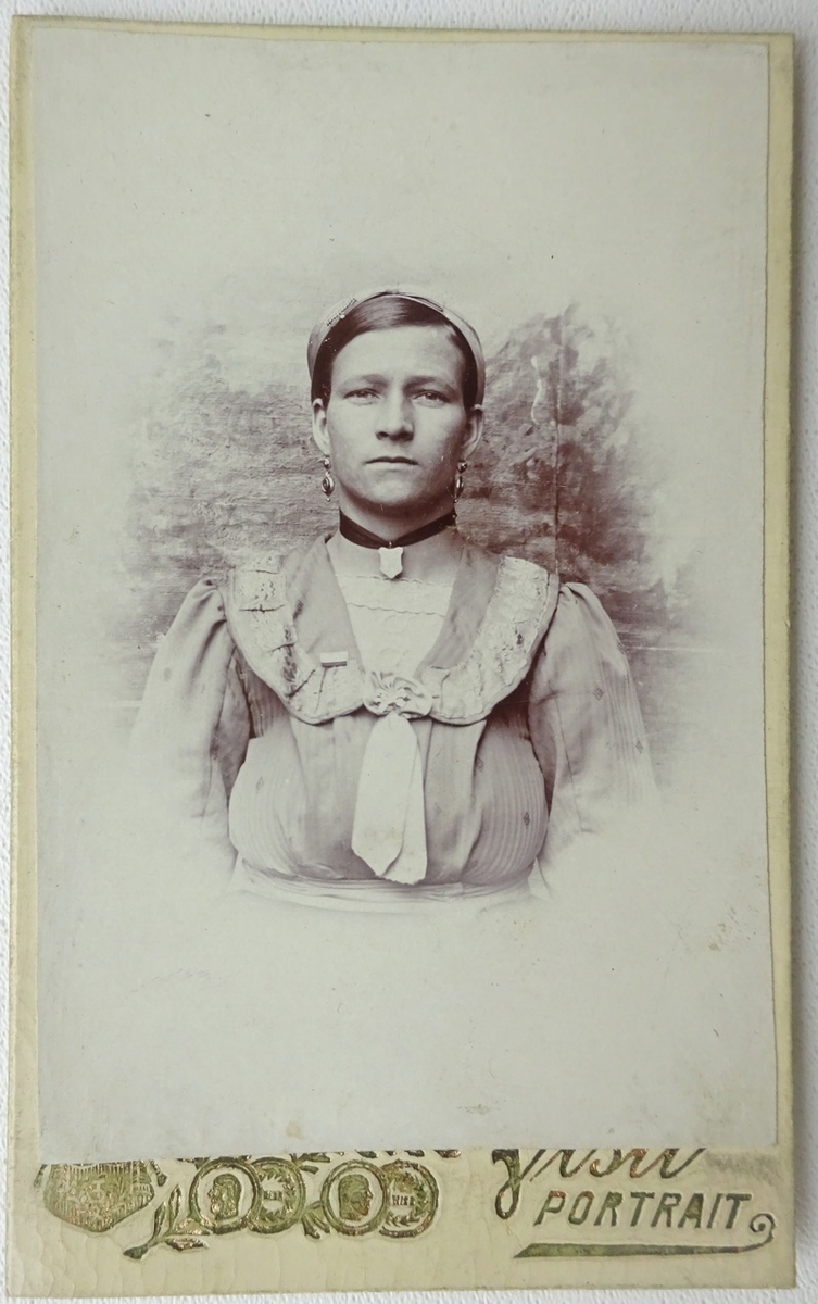 Фотореликвии из семьи Репкиной Е.М., г. Беломорск. На первом фото - Сорочанка (жительница села Сорока) Серафима Федоровна Худякова. Из группы "Музей-мастерская "Рукоделия Поморья"