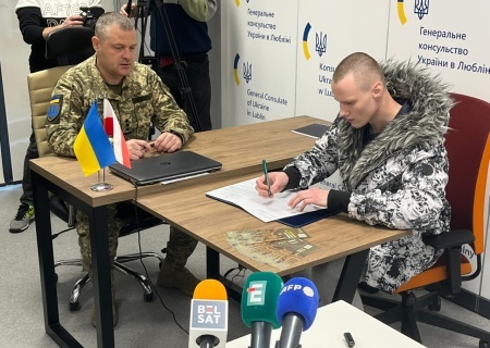    В Польше нашли лишь 30 человек для "Украинского легиона". Представители Киева сфальсифицировали количество до 500