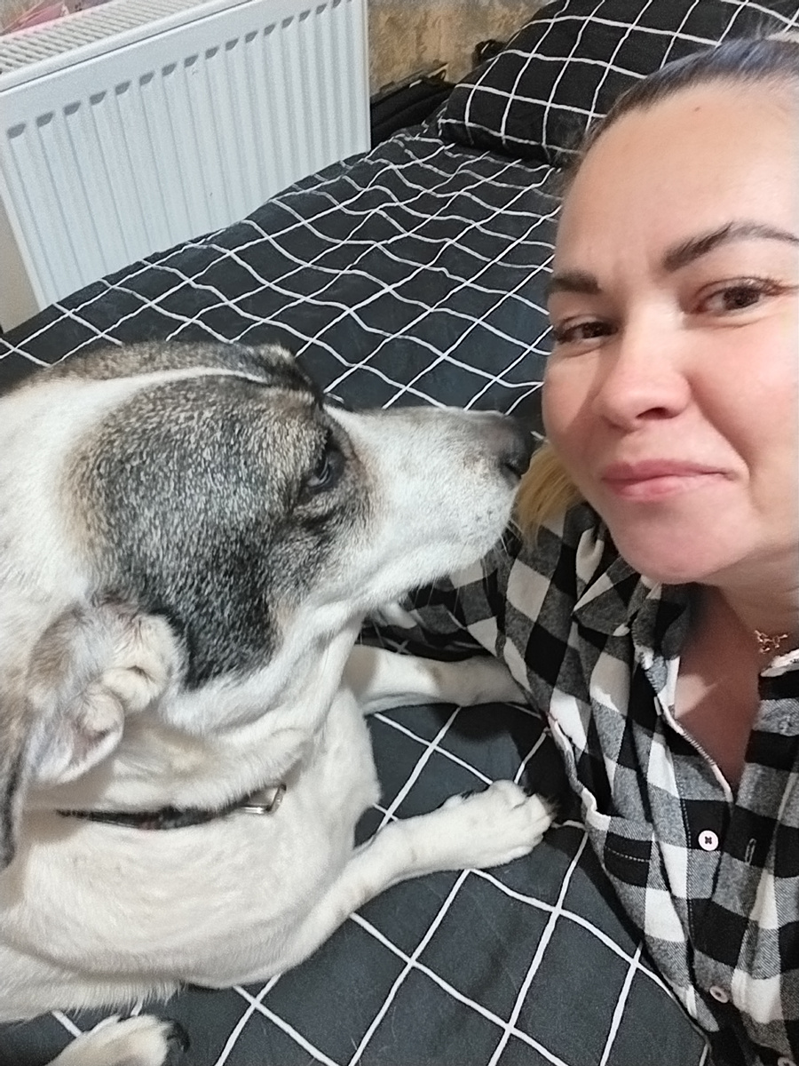 16.11.24 Уголок у губ треснул. Чего-то не хватает видимо. Болит(